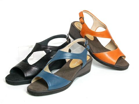 軽量ソフトウェッジサンダル