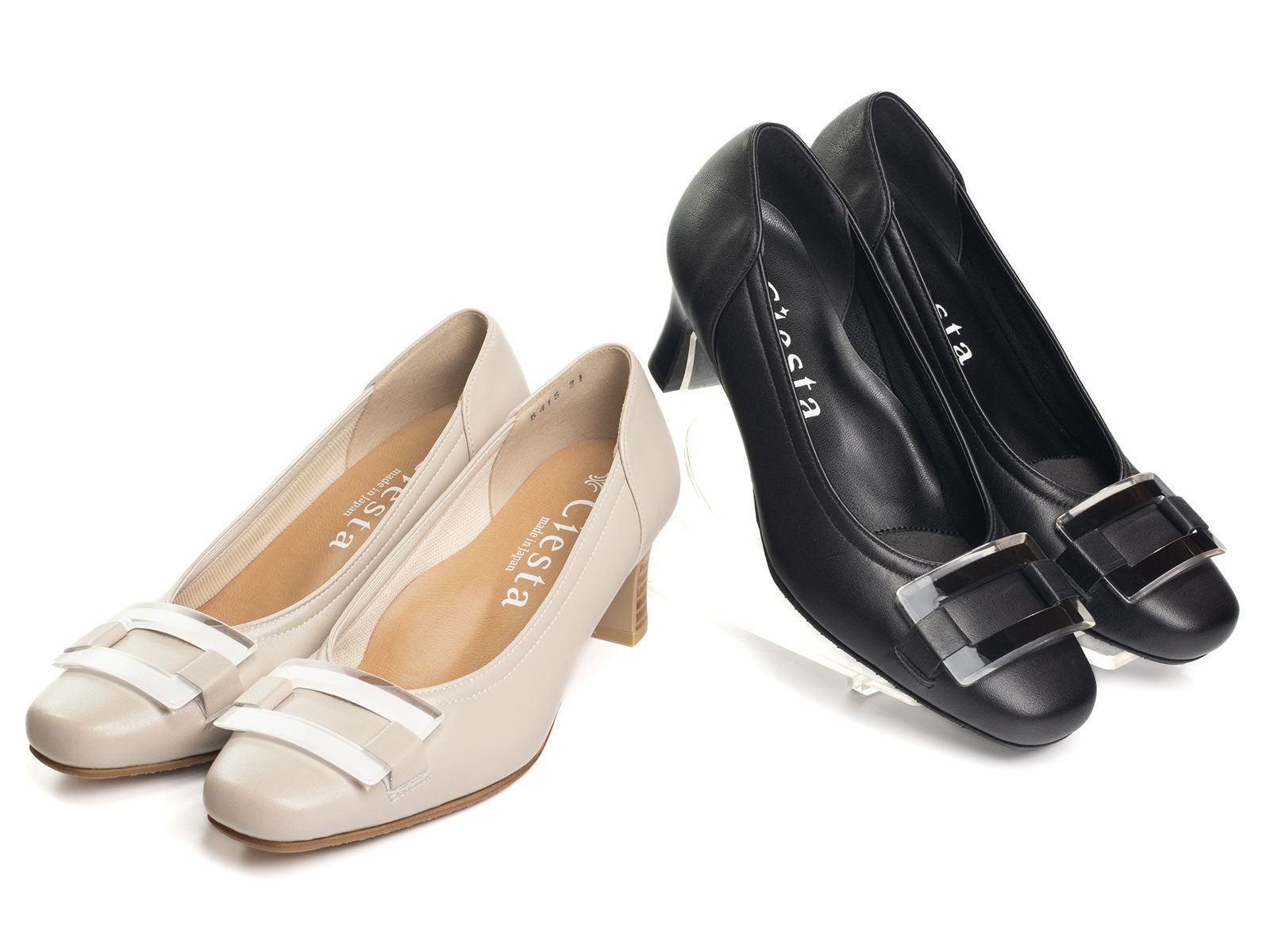 バックルモチーフパンプス